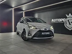 Cinza Usado 2019 Toyota Yaris Hybrid | € 18.900