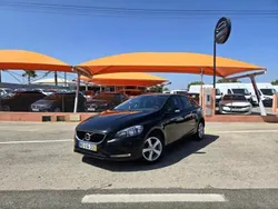 Preto Usado 2018 Volvo V40 Momentum Carrinha | € 11.950 (Super Preço)