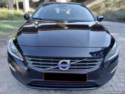 Preto Usado 2014 Volvo V60 Momentum Carrinha | € 11.750 (Bom preço)