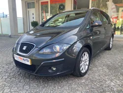 Cinzento Usado 2011 Seat Altea Style Monovolume | € 9.990 (Caro)