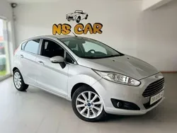 Cinzento Usado 2016 Ford Fiesta Titanium Citadino | € 9.900 (Bom preço)
