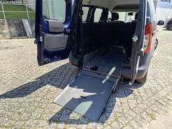 Azul Usado 2014 Dacia Dokker Carrinha | € 11.500