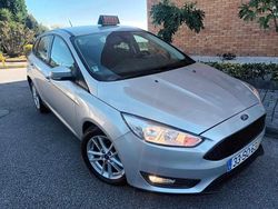 Cinzento Usado 2017 Ford Focus | € 11.990 (Preço justo)