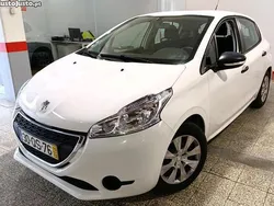 Branco Usado 2015 Peugeot 208 Citadino | € 7.799 (Bom preço)