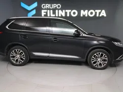 Preto Usado 2018 Mitsubishi Outlander Intense SUV | € 21.990 (Preço justo)