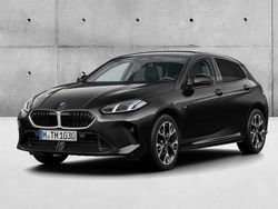 Preto sapphire metalizada Novo 2025 BMW 116 Shadowline Citadino | € 37.903 (Preço elevado)