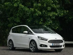 Usado 2015 Ford S-MAX S Monovolume | € 16.500