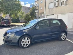 Usado 2004 VW Golf V Sedan | € 6.000 (Preço justo)