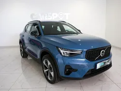 Azul Usado 2024 Volvo XC40 Plus SUV | € 39.980