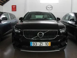 Preto Usado 2019 Volvo XC40 Momentum SUV | € 25.500 (Preço justo)