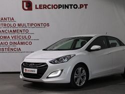 Branco Usado 2014 Hyundai i30 Style Carrinha | € 12.500 (Preço justo)