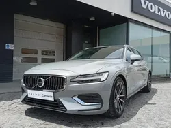 Cinzento Usado 2024 Volvo V60 Carrinha | € 43.000 (Bom preço)
