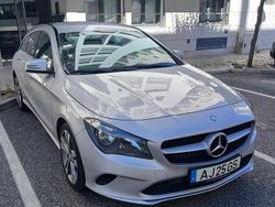 Cinzento Usado 2016 Mercedes CLA220 Sedan | € 20.700 (Bom preço)