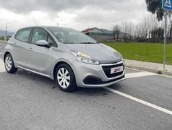 Cinza Usado 2016 Peugeot 208 Active Citadino | € 8.900 (Preço justo)