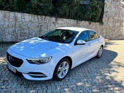 Branco Usado 2017 Opel Insignia Executive Sedan | € 16.750 (Caro)