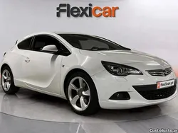Branco Usado 2012 Opel Astra Sedan | € 11.890