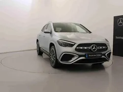 Cinzento Usado 2024 Mercedes GLA250 SUV | € 50.990 (Preço justo)