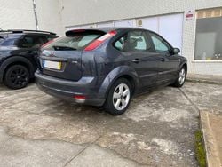 Usado 2006 Ford Focus Sedan | € 2.500 (Super Preço)