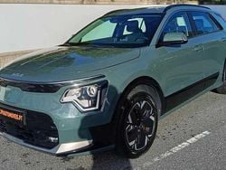 Verde escuro Usado 2023 Kia e-Niro SUV | € 27.990 (Bom preço)