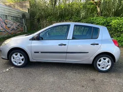 Usado 2006 Renault Clio III Sedan | € 2.400