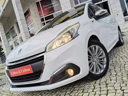 Branco Usado 2016 Peugeot 208 Style Citadino | € 10.980 (Preço justo)