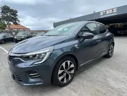 Cinzento Usado 2021 Renault Clio V LIMITED Citadino | € 15.900 (Preço justo)