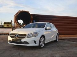 Branco Usado 2017 Mercedes A200 Urban Sedan | € 24.999 (Caro)