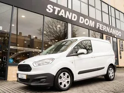 Branco Usado 2018 Ford Courier Trend Monovolume | € 9.750 (Preço justo)