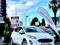 Branco Usado 2018 Ford Fiesta Titanium Citadino | € 11.495 (Preço justo)