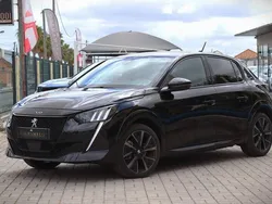Preto Usado 2023 Peugeot e-208 GT Citadino | € 24.990 (Preço justo)