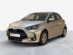 Cinza (pintura metalizada) Usado 2025 Toyota Yaris Comfort | € 25.950 (Preço justo)
