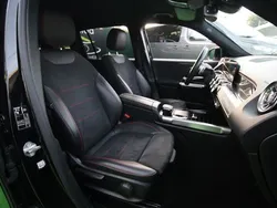 Preto Usado 2020 Mercedes GLB180 AMG line SUV | € 39.900 (Preço justo)