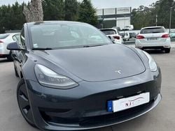 Branco Usado 2021 Tesla Model 3 Sedan | € 25.000 (Preço justo)