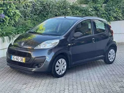 Cinza Usado 2013 Peugeot 107 Active Citadino | € 5.490 (Bom preço)