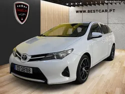 Branco Usado 2015 Toyota Auris | € 11.950 (Preço elevado)