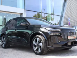 Preto Novo 2025 Audi Q6 e-tron SUV | € 71.500