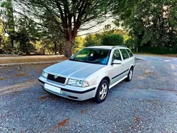 Cinzento Usado 2000 Skoda Octavia Citadino | € 2.500