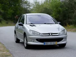 Usado 2004 Peugeot 206 Sedan | € 4.500