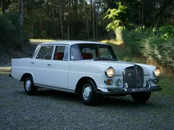Branco Usado 1965 Mercedes 200 Sedan | € 38.000
