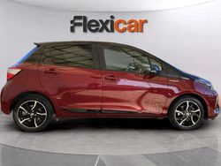 Vermelho Usado 2017 Toyota Yaris Hybrid Comfort | € 14.990 (Preço justo)