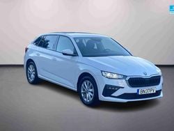 Branco Usado 2024 Skoda Scala Citadino | € 20.490 (Preço justo)