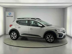 Cinzento Usado 2024 Dacia Sandero Citadino | € 17.290 (Preço justo)
