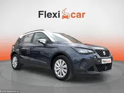 Branco Usado 2022 Seat Arona Style SUV | € 16.890 (Bom preço)