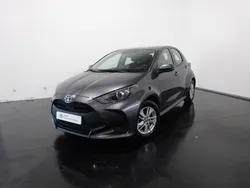Cinza (pintura metalizada) Usado 2023 Toyota Yaris Comfort Sedan | € 18.250 (Preço justo)