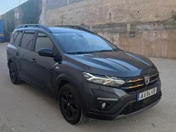 Cinzento Usado 2023 Dacia Jogger | € 16.250 (Preço justo)