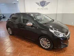 Preto Usado 2017 Peugeot 208 Style Citadino | € 10.980 (Preço justo)