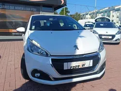 Branco Usado 2016 Peugeot 208 Access Citadino | € 11.750 (Preço justo)
