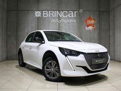Branco Usado 2023 Peugeot e-208 Allure Citadino | € 17.890 (Bom preço)