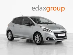 Cinzento Usado 2016 Peugeot 208 Citadino | € 8.990 (Bom preço)