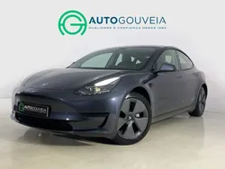 Cinzento Usado 2021 Tesla Model 3 Standard Range Sedan | € 28.750 (Preço justo)